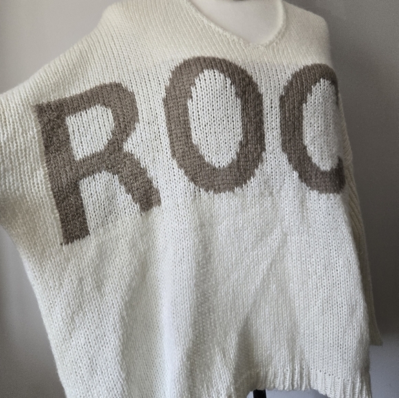 CEZELE "ROCK" Cream Wool Blend Knit Realxed Fit V Neck Sweater. Size Medium - Picture 2 of 14